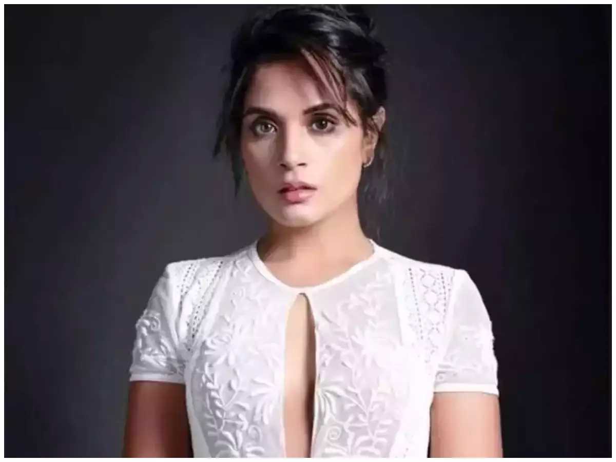 ऋचा चड्ढा के खिलाफ हो सकती है एफआईआर